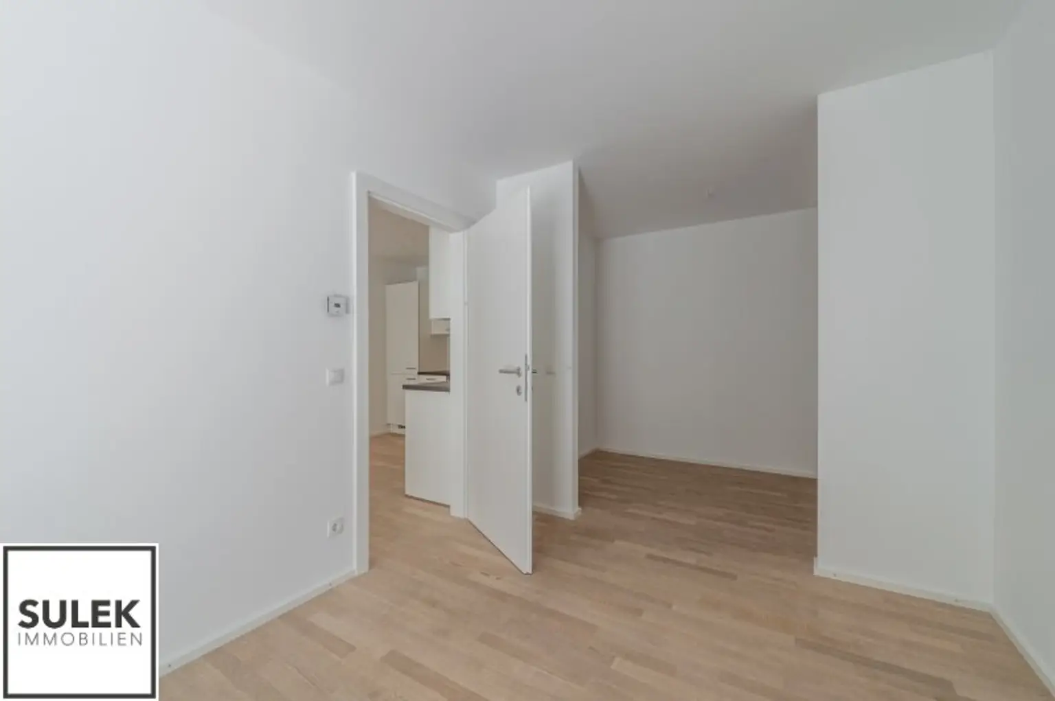 Ab Mitte Dezember  verfügbar ~ moderne 3 Zimmer Neubauwohnung mit Innenhof-Terrasse in beliebter Lage ~ Kaiserstraße U6 nähe!