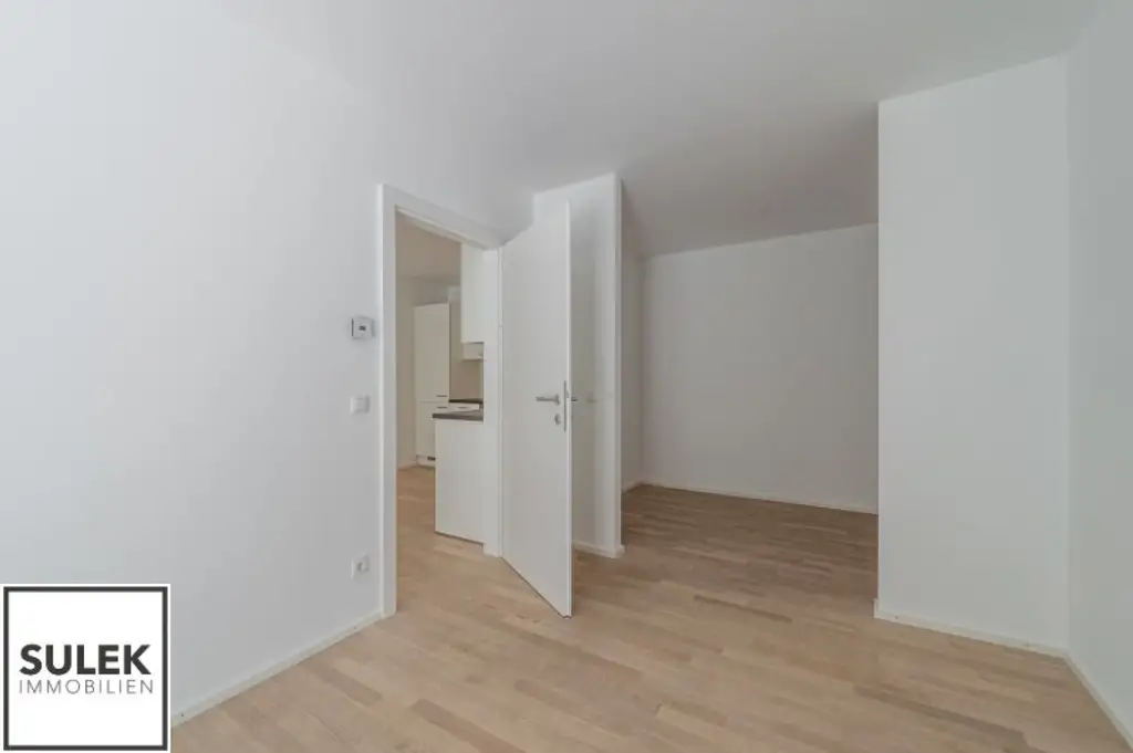 Ab Mitte Dezember  verfügbar ~ moderne 3 Zimmer Neubauwohnung mit Innenhof-Terrasse in beliebter Lage ~ Kaiserstraße U6 nähe!
