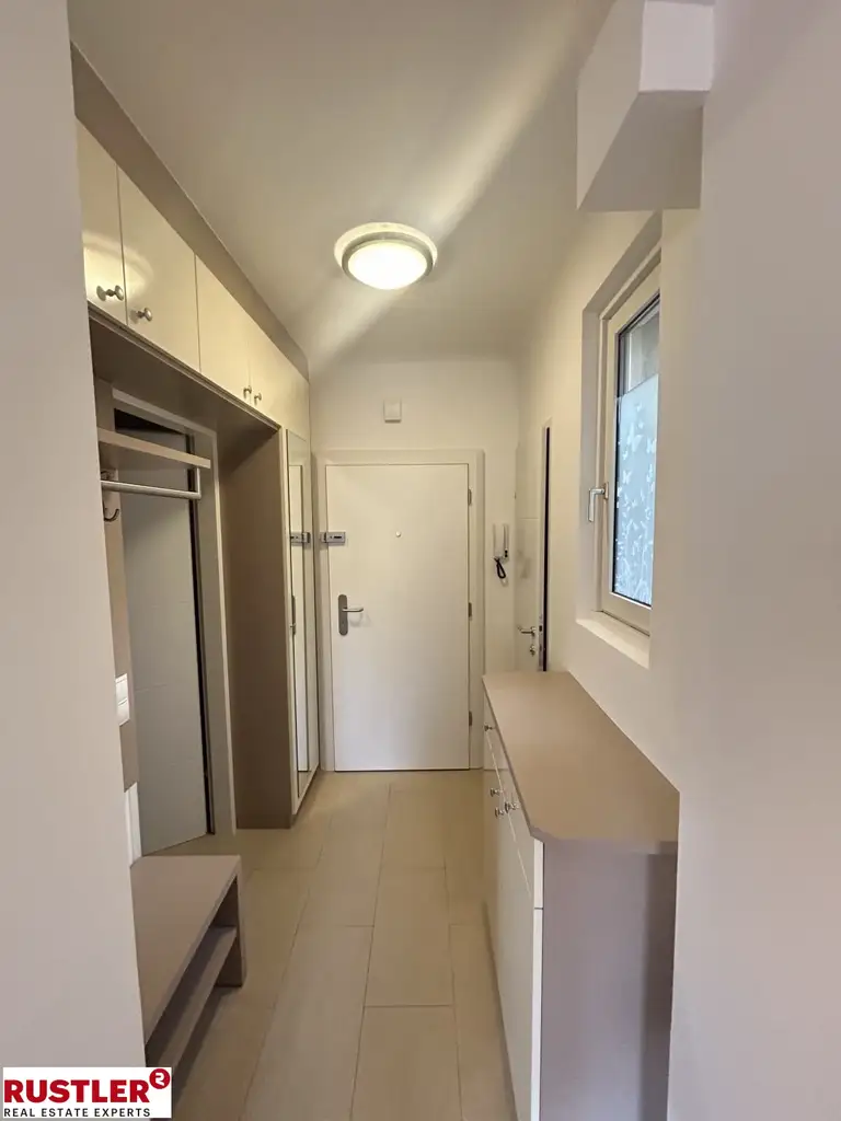 Moderne 2-Zimmer-Dachgeschosswohnung – Erstbezug nach hochwertiger Renovierung