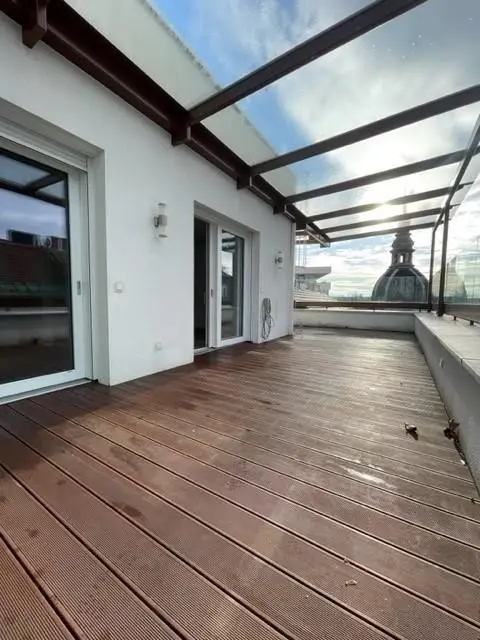 Traumhaftes 2,5-Zimmer-Penthouse mit großer Terrasse - verfügbar ab November 2025