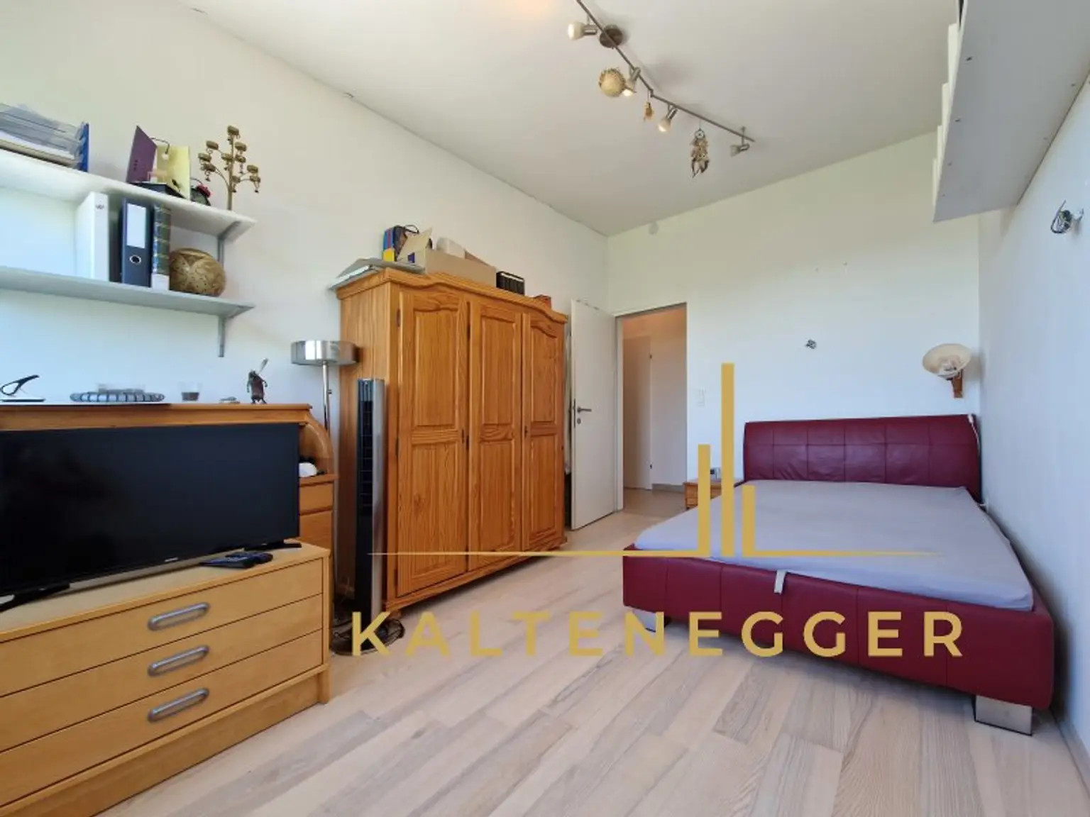 EG: Zimmer ca. 13,39 m²