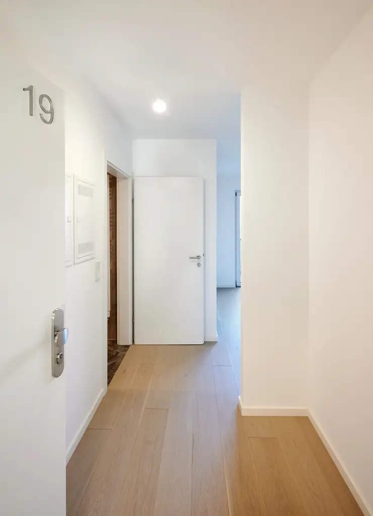 ERSTBEZUG!  4-Zimmer-Wohnung mit Balkon und Parkblick nahe der Donau!