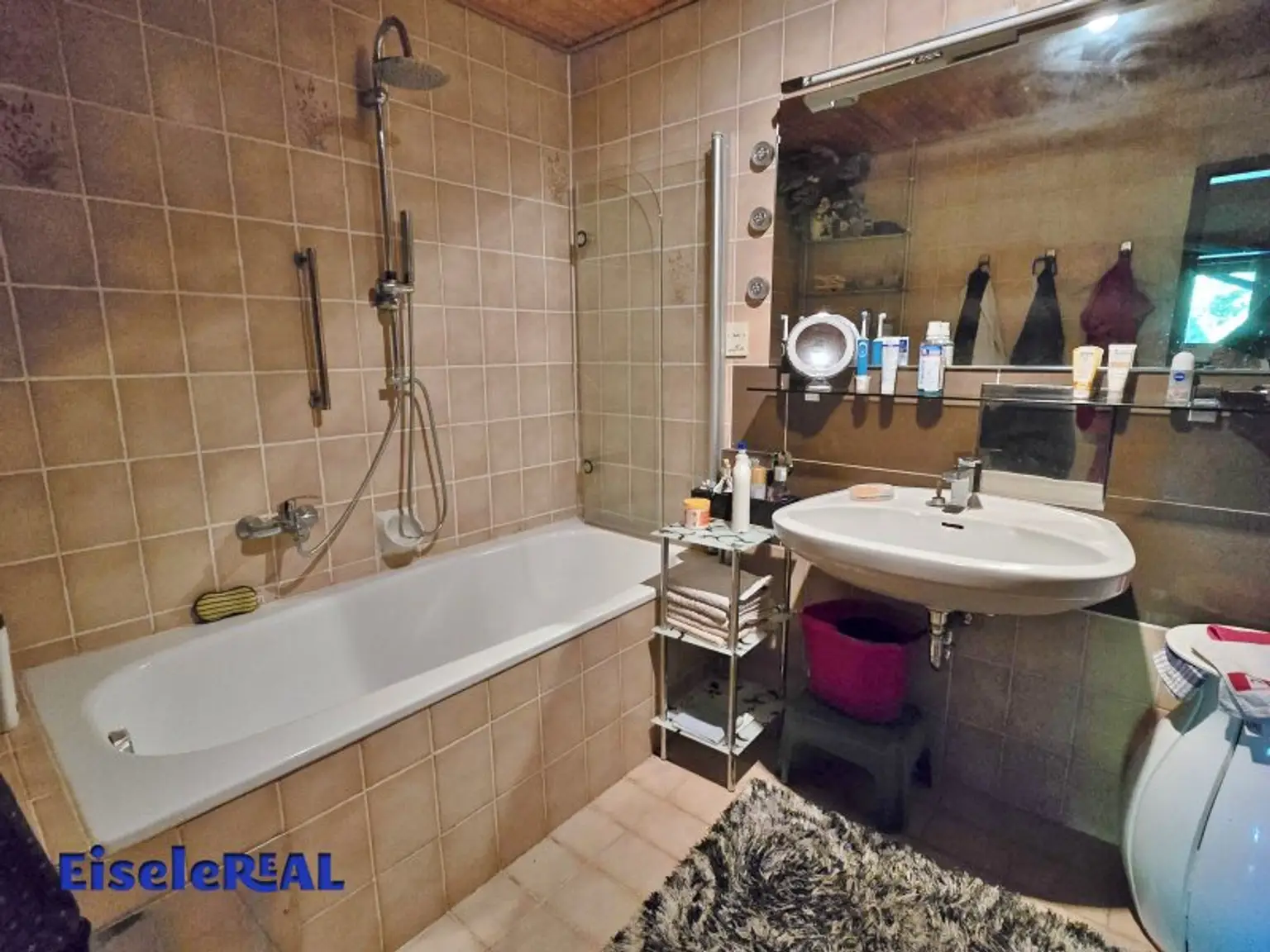 3 Zimmer – Loggia - Garage - Renovierungsbedarf