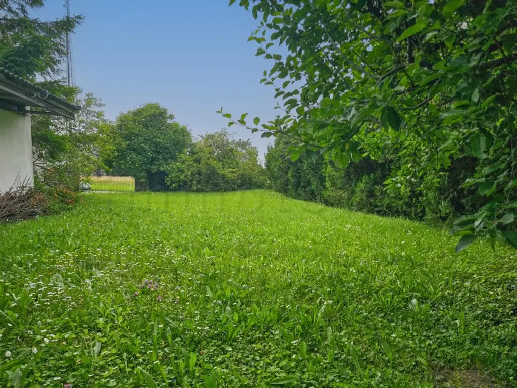 Gänserndorf Stadt: Wunderschönes Baugrundstück am westlichen Stadtrand