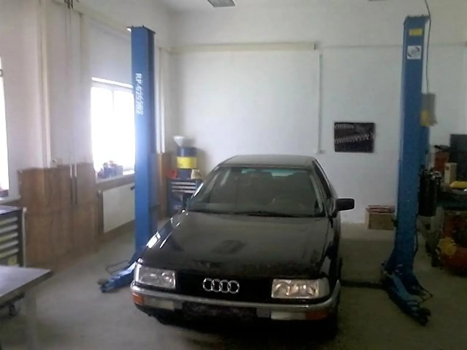 Hebebühne in Werkstatt