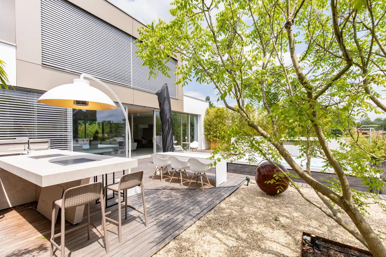 Exklusive Villa mit direktem Seezugang in Neusiedl am See