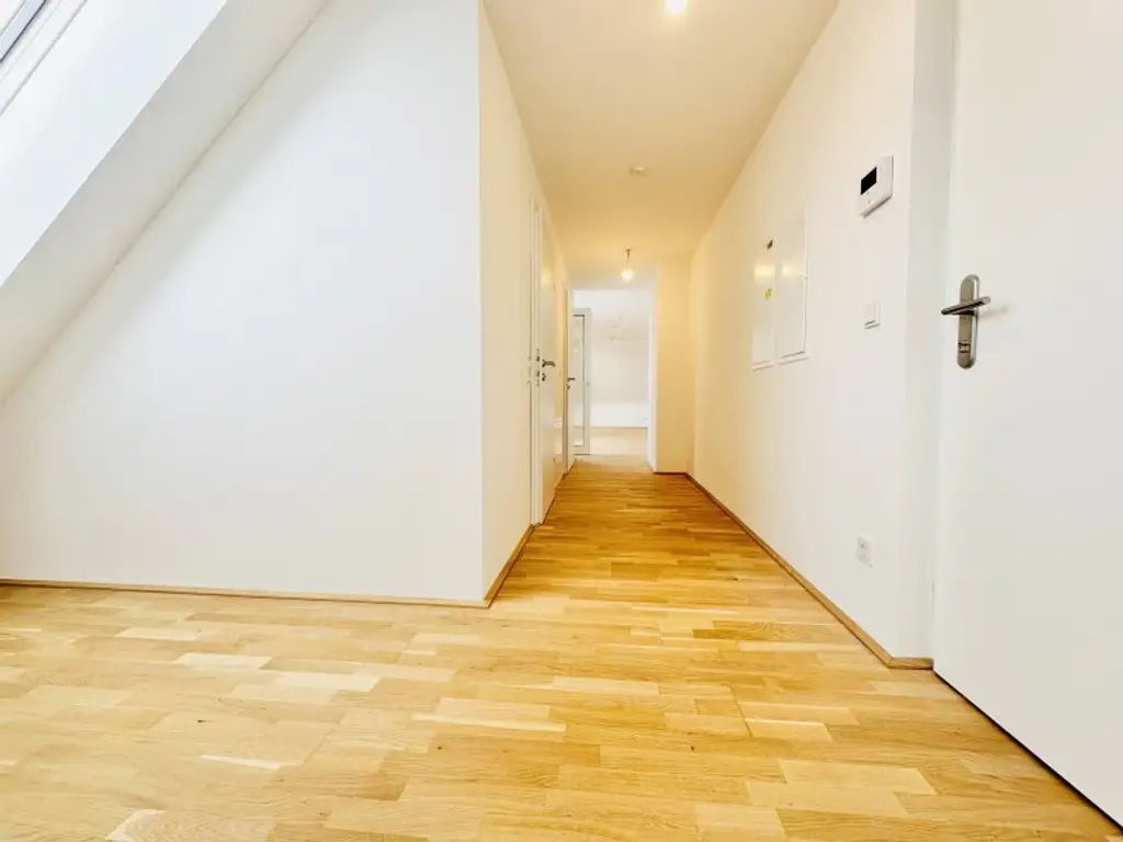 AB SOFORT BEZIEHBAR!! Traumhafte Dachgeschosswohnung inkl. sehr großer Terrasse! Tolle Anbindung - U1 Kagranerplatz!!
