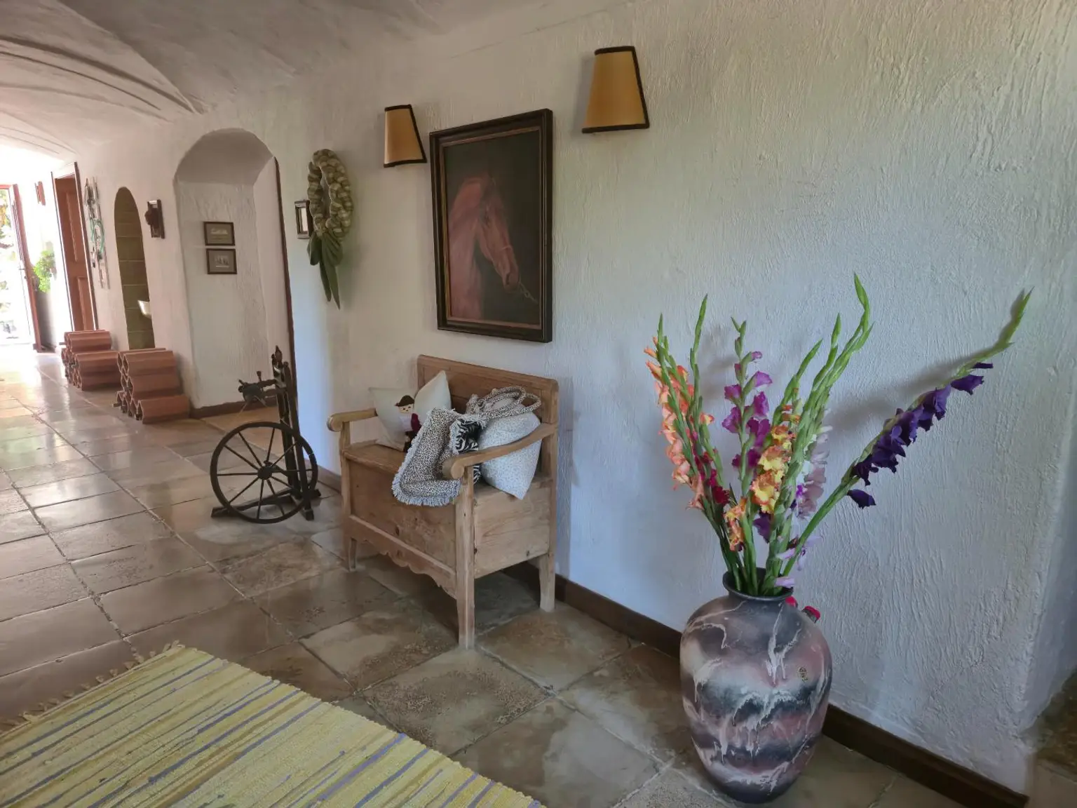 Wunderschöner Dreikanthof in Ruhelage mit Reithalle