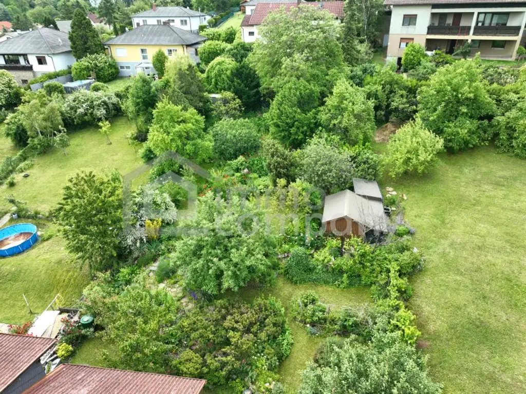 Renovierungsbedürftiges Haus mit idyllischen, großen Garten in Sommerein zu verkaufen!