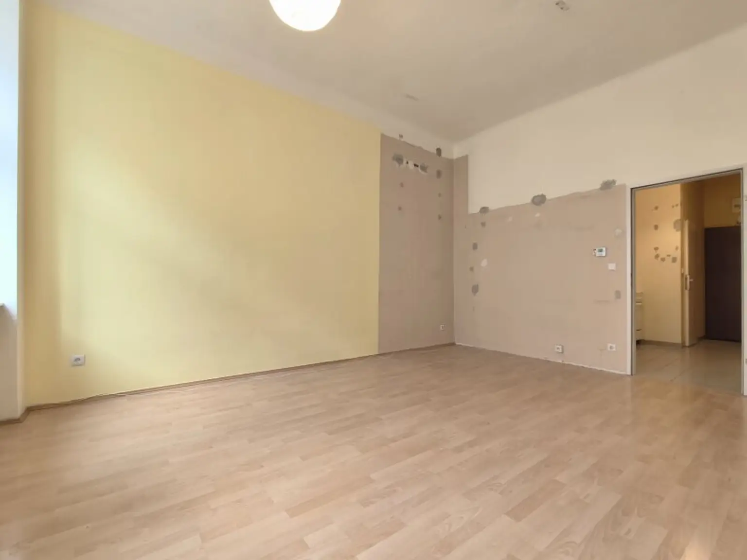 Sanierungsbedürftige Altbauwohnung mit Charme – Ihre Chance zur Selbstverwirklichung - Nahe U4 Friedensbrücke & Augarten