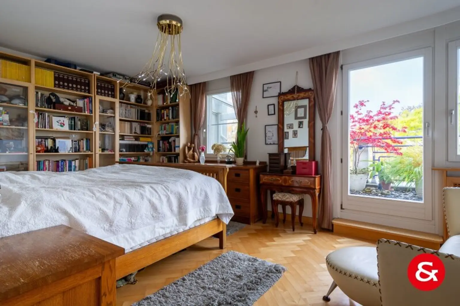 Sonnige 6-Zimmer-Terrassenwohnung mit 2 Garagenplätzen! | auch auf 2 Wohnungen teilbar!