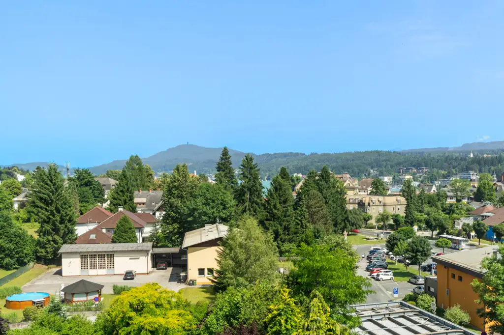 Seeblick-Wohnung in charmanter Villa