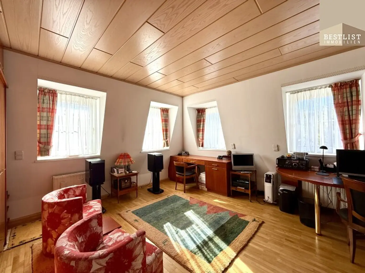 Der Sommer kommt bestimmt! Landhausstil mit 2 Wohneinheiten - lichtdurchflutet!