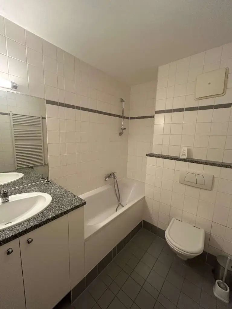 Schöne 1-Zimmer-Wohnung mit Balkon im 13. Bezirk!