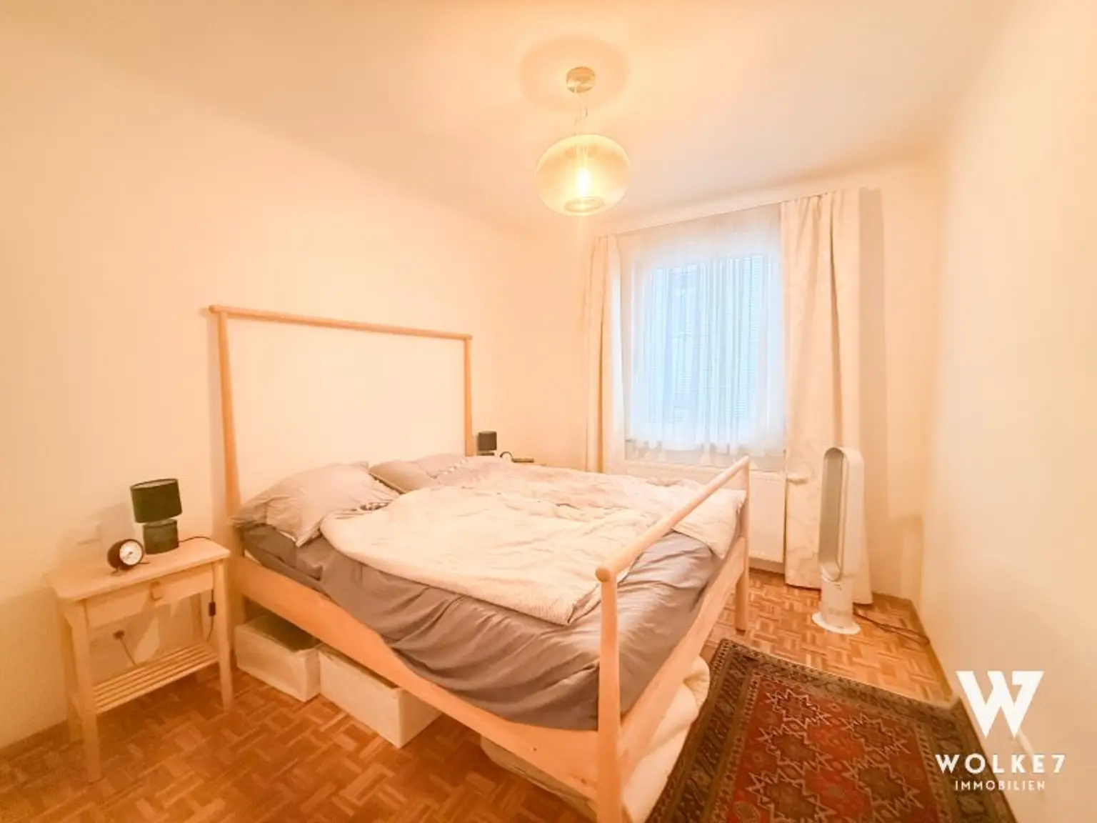 Vollsanierte 3-Zimmer-Wohnung mit Loggia direkt beim Kutschkermarkt | Grünblick