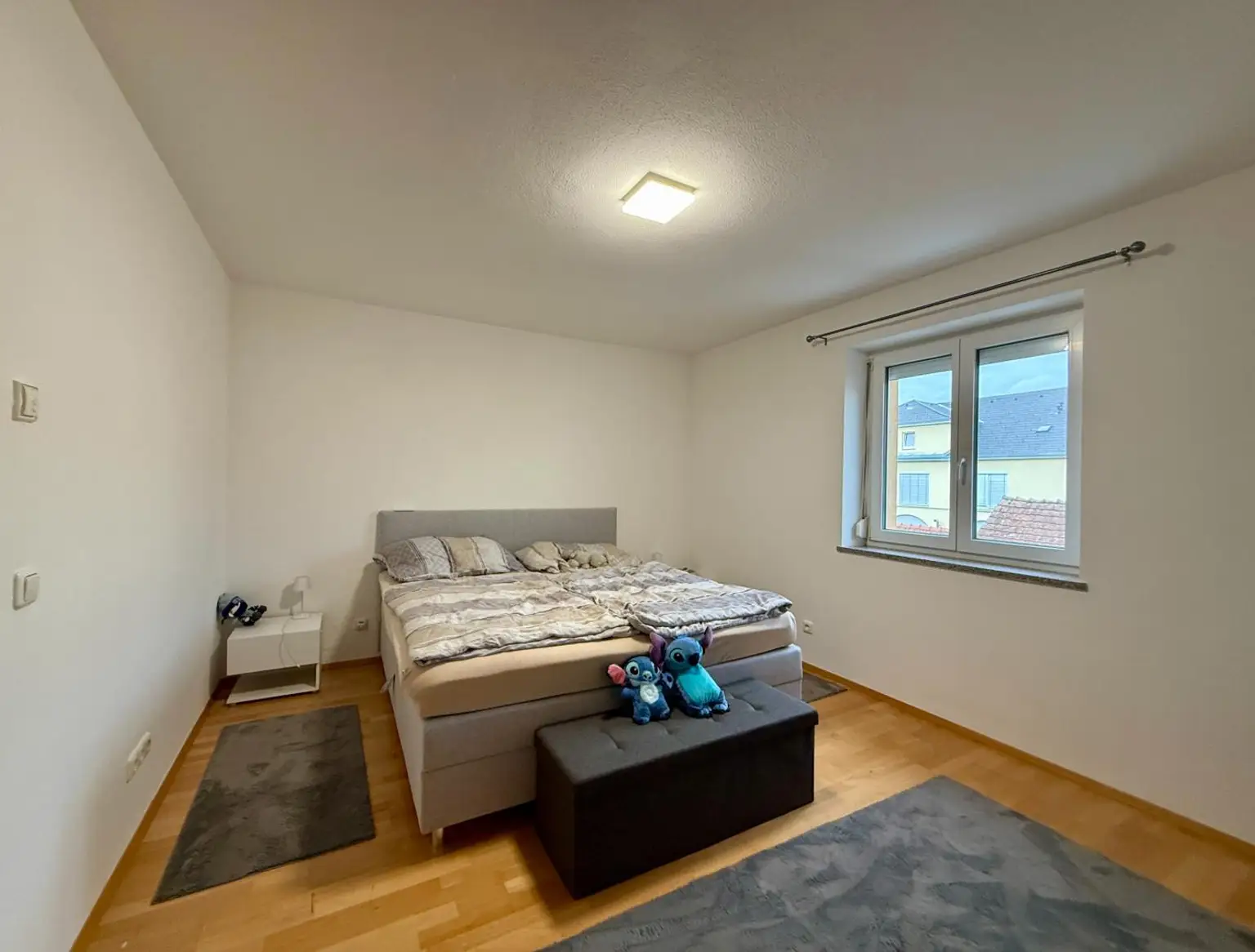 EINZIEHEN & WOHLFÜHLEN - Helle 3-Zimmer-Wohnung mit Terrasse und Parkplatz