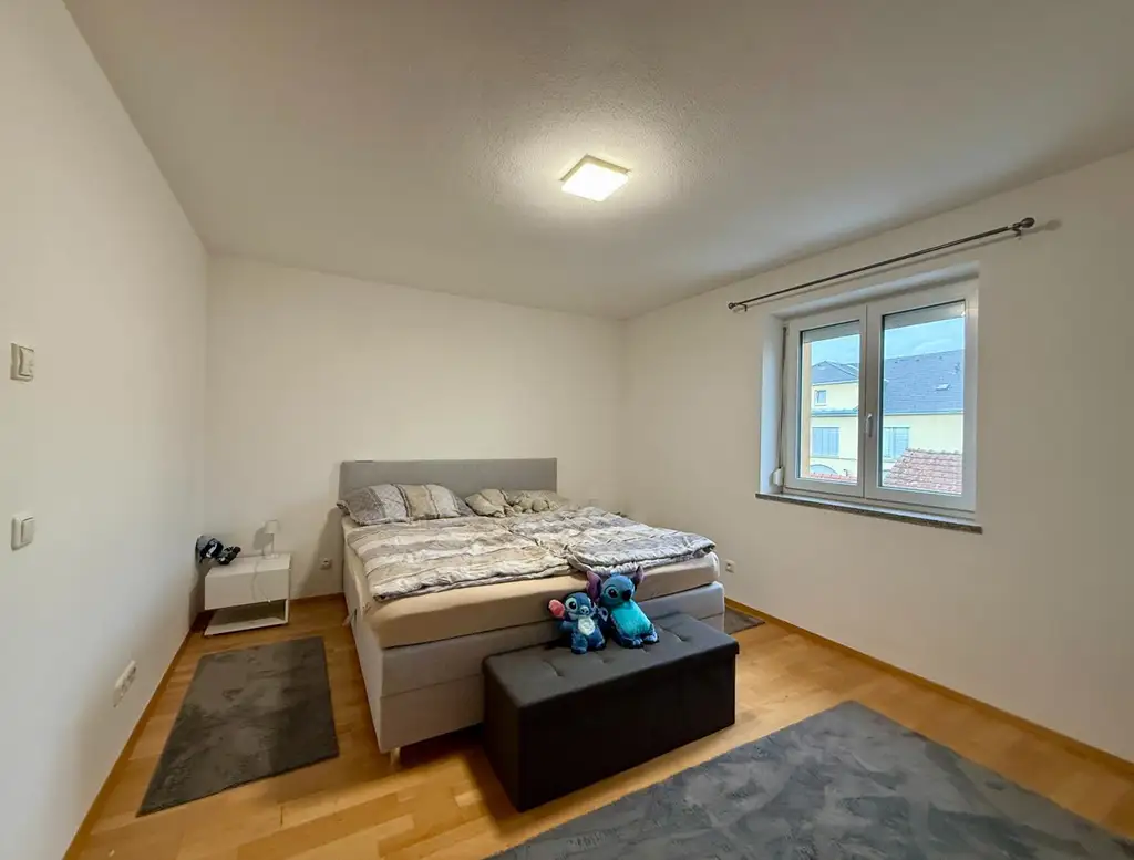 EINZIEHEN & WOHLFÜHLEN - Helle 3-Zimmer-Wohnung mit Terrasse und Parkplatz