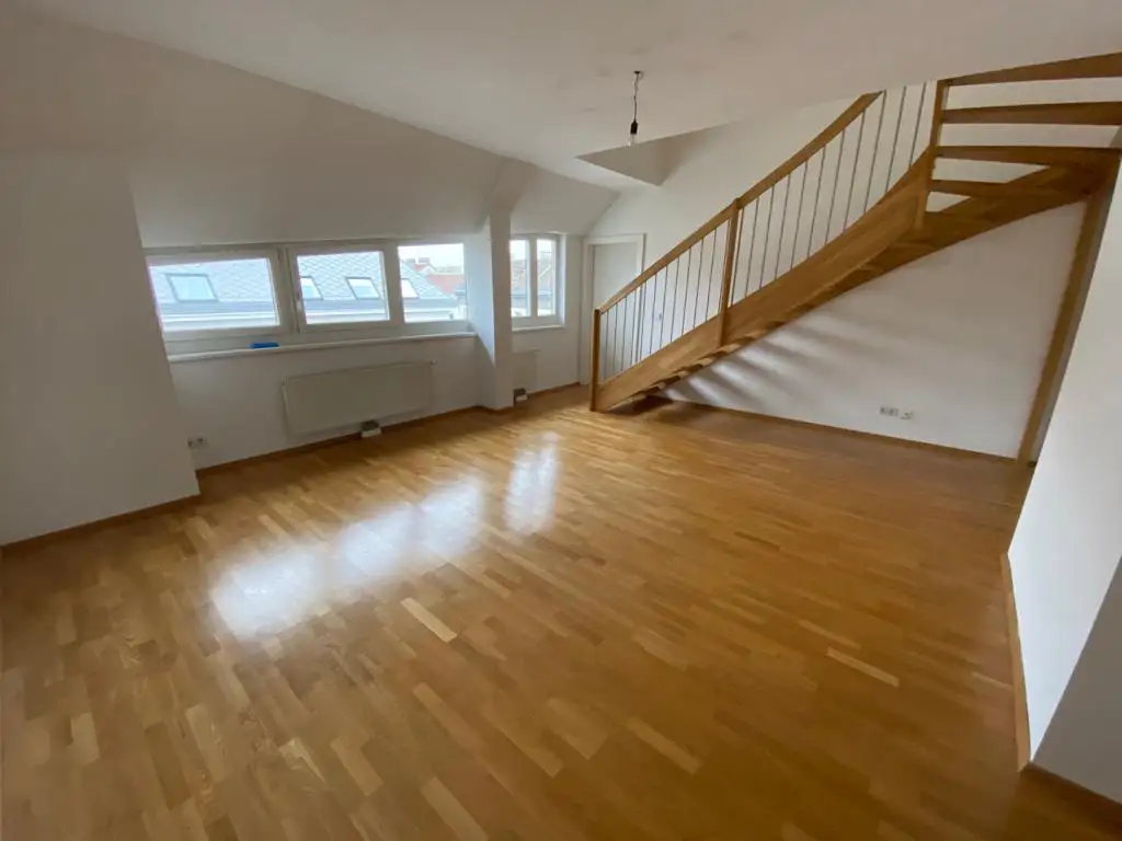 Stabile Wertanlage - befristet vermietet bis 2029 - DG Maisonette I 3 Zimmer I Galerie I Terrasse