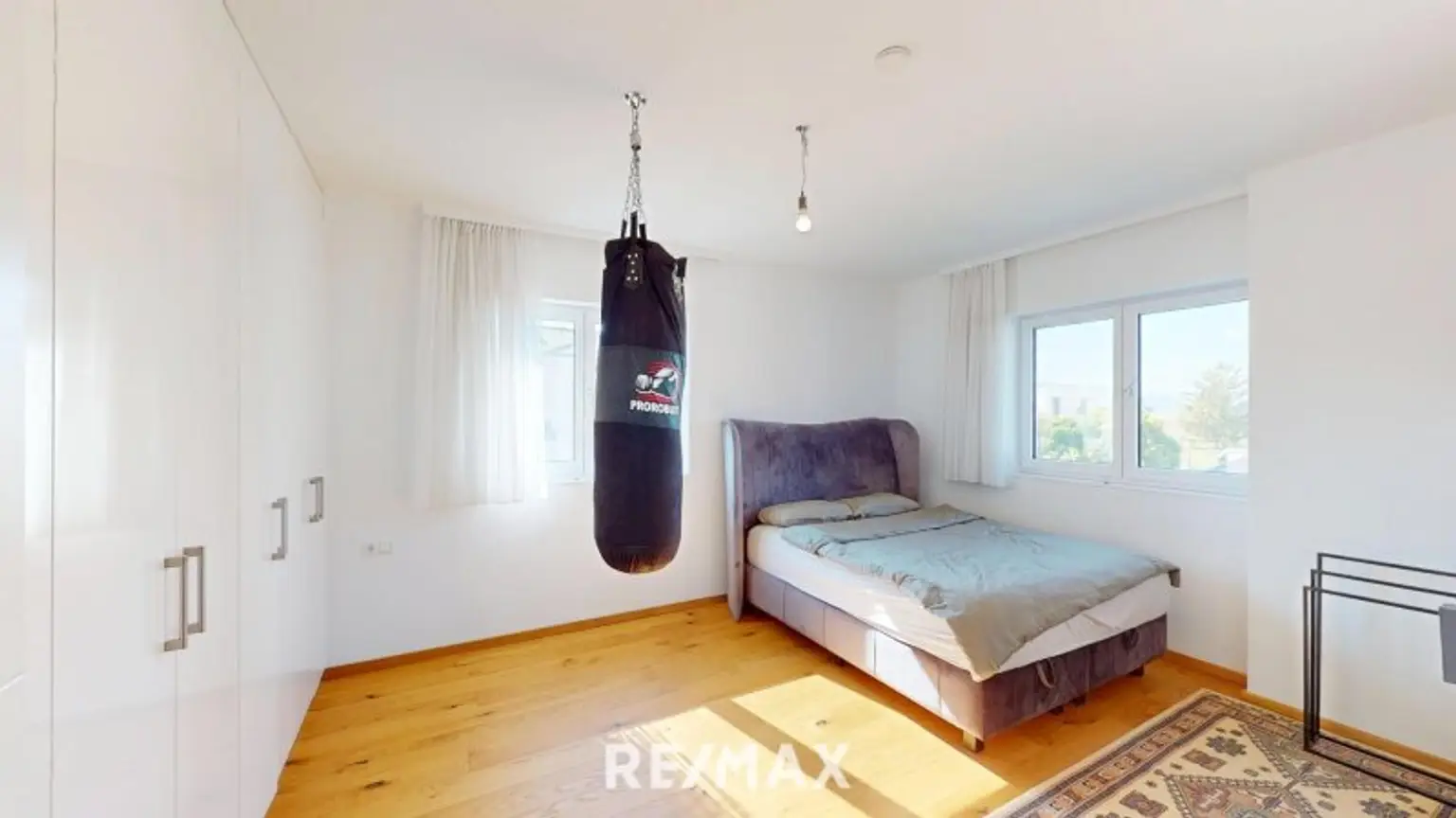 REPRÄSENTATIVE TRAUMVILLA IN BESTLAGE VON HIMBERG NÄHE WIEN & U1