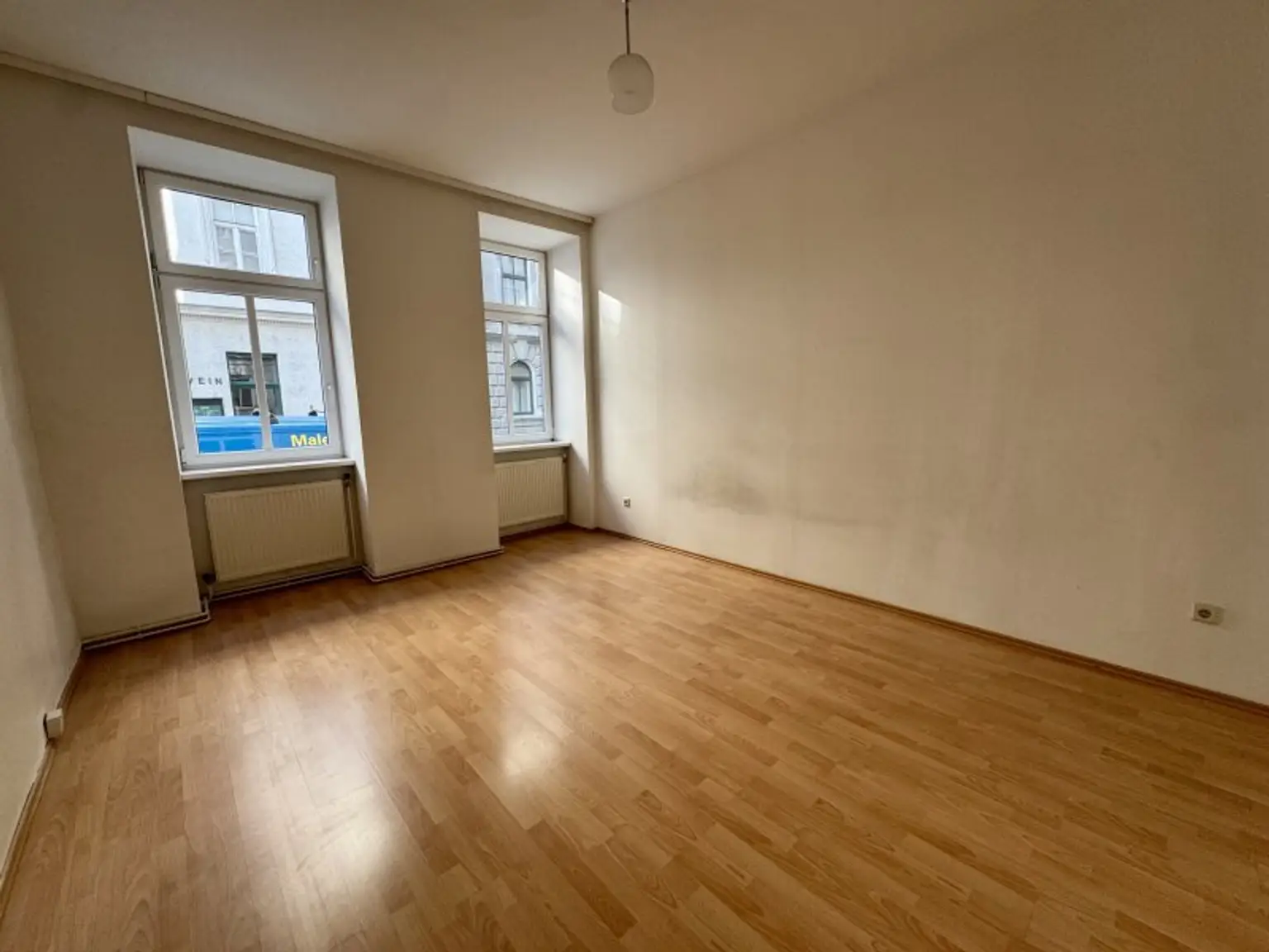 Renovierungsbedürftige Wohnung in Top-Lage des 12. Bezirks – Ideal für Individualisten!
