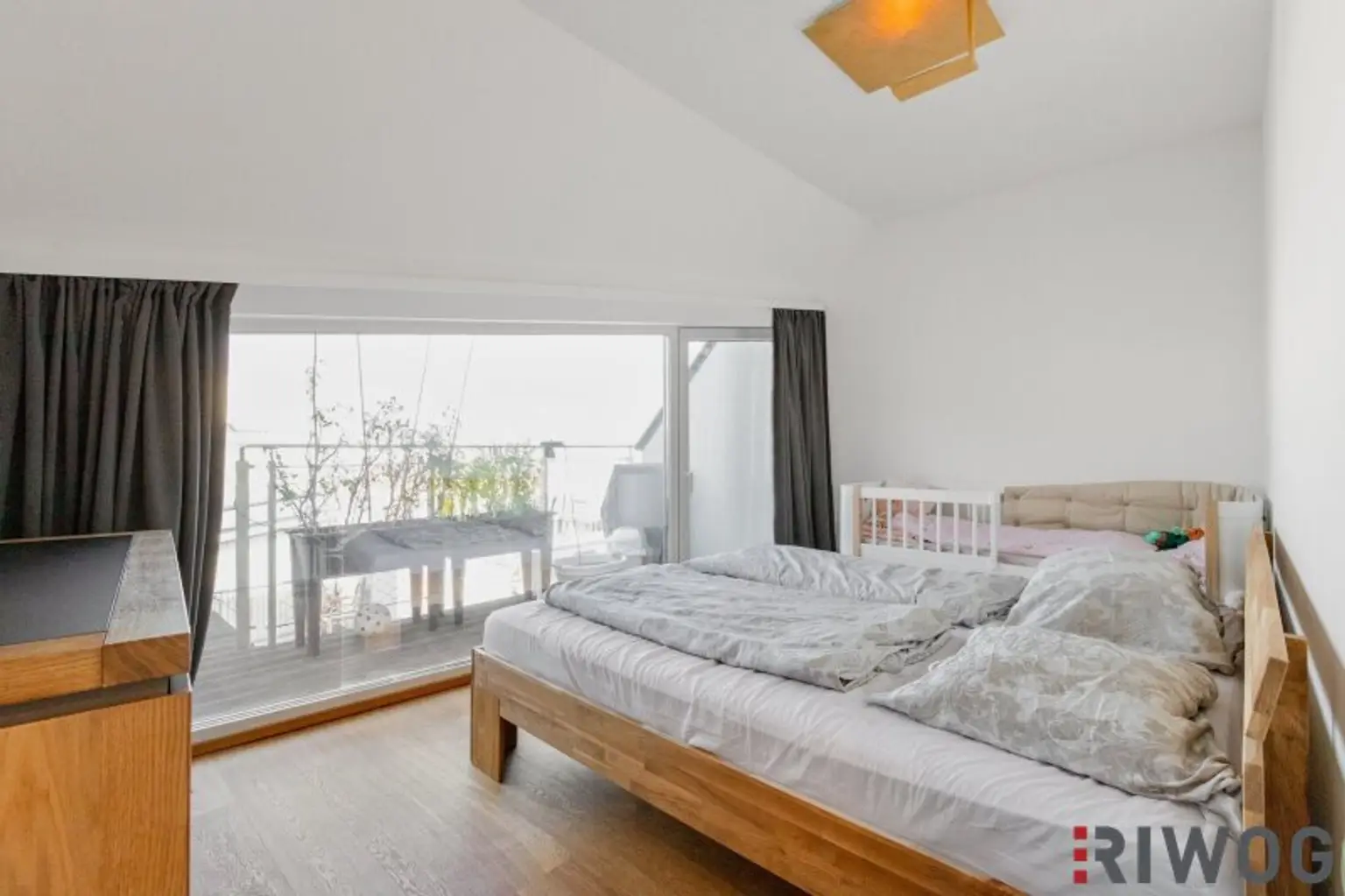 Ein unvergleichbarer Ausblick | 4-Zimmer Dachgeschoßwohnung mit hochwertiger Einbauküche | Parkplatz optional