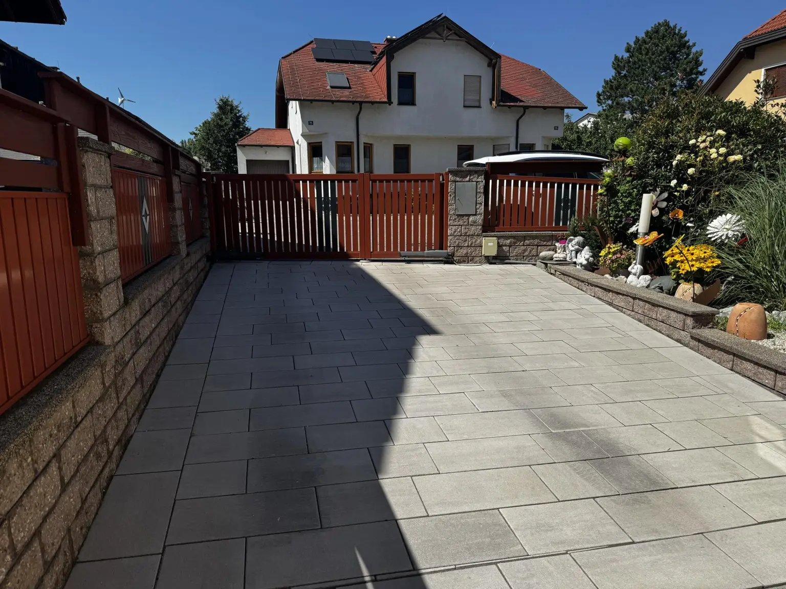 Ein ZUHAUSE zum Verlieben! Doppelhaushälfte mit Pooloase und ausgezeichneter Infrastruktur