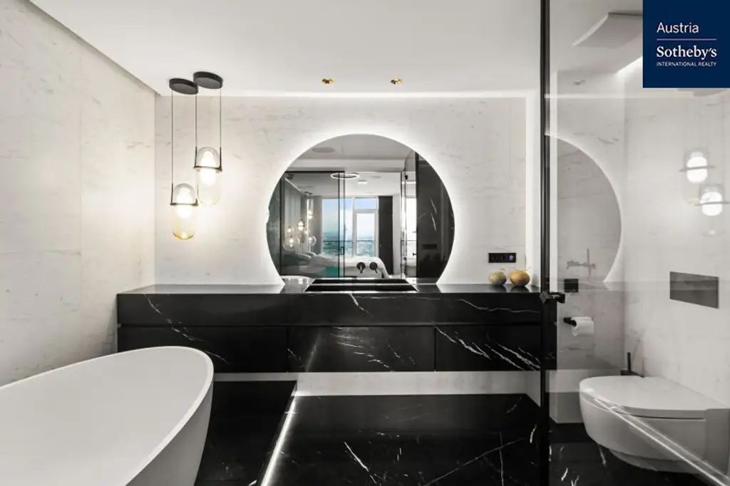Luxuriöses Penthouse im TrIIIple: Ein Meisterwerk der Innenarchitektur und Technik