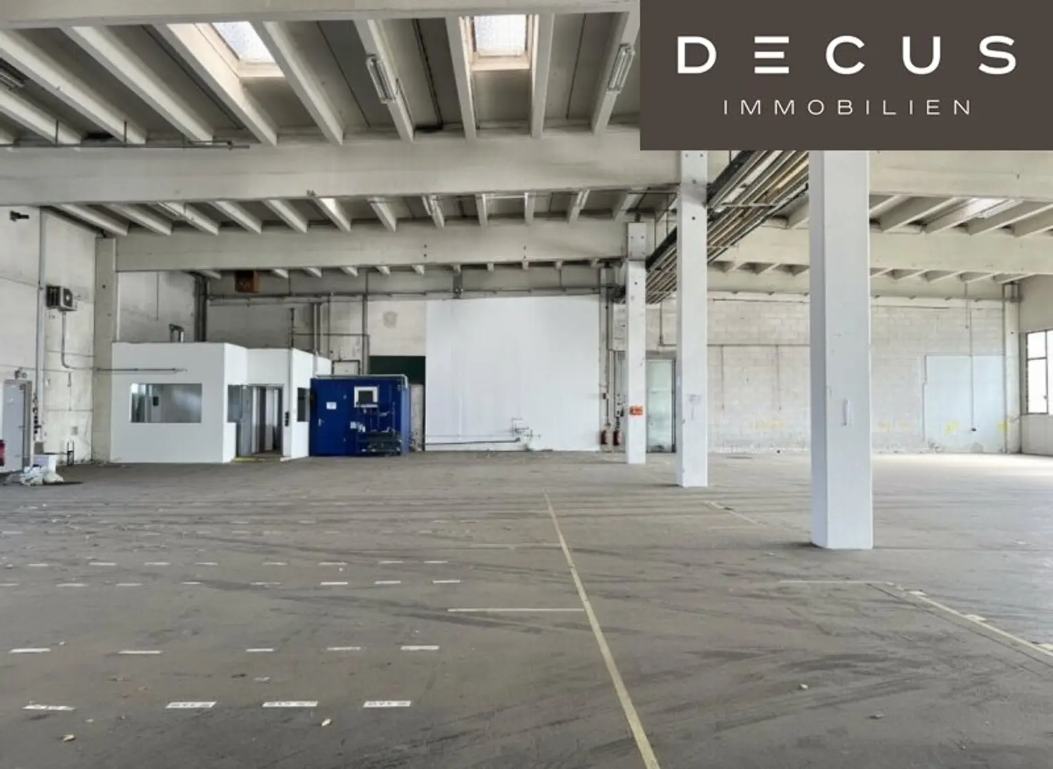 Halle B - inkl. 2 Büroräumen - WC-Container