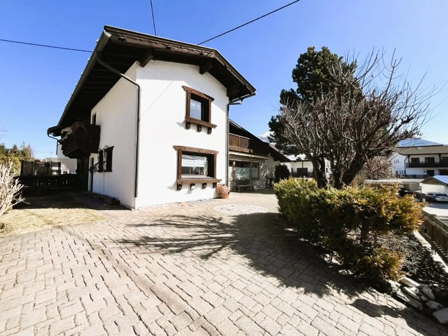 WOHNPERLE in Seefeld: 104m² große 4-Zimmerwohnung mit TIROLER ZIRBENSTUBE und 3 Balkonen fußläufig zum Skigebiet!