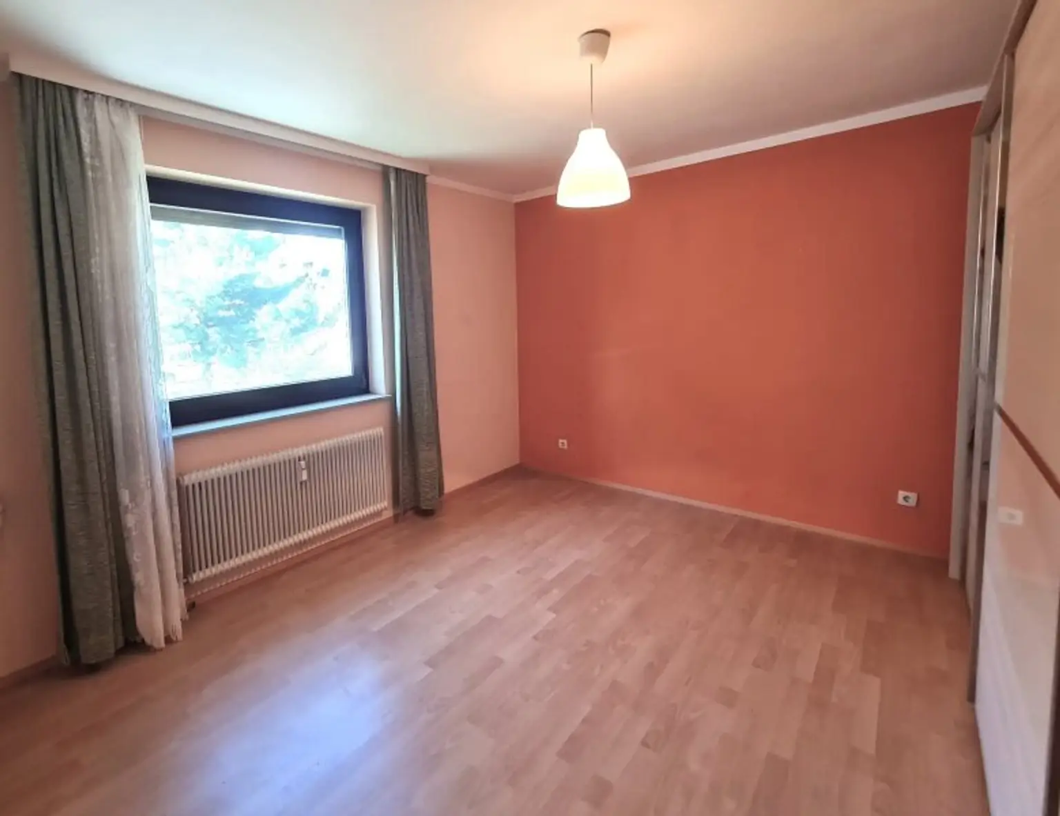 Tolle 4-Zimmer-Wohnung in Toplage von Feldkirchen – mit Loggia und eigener Garage