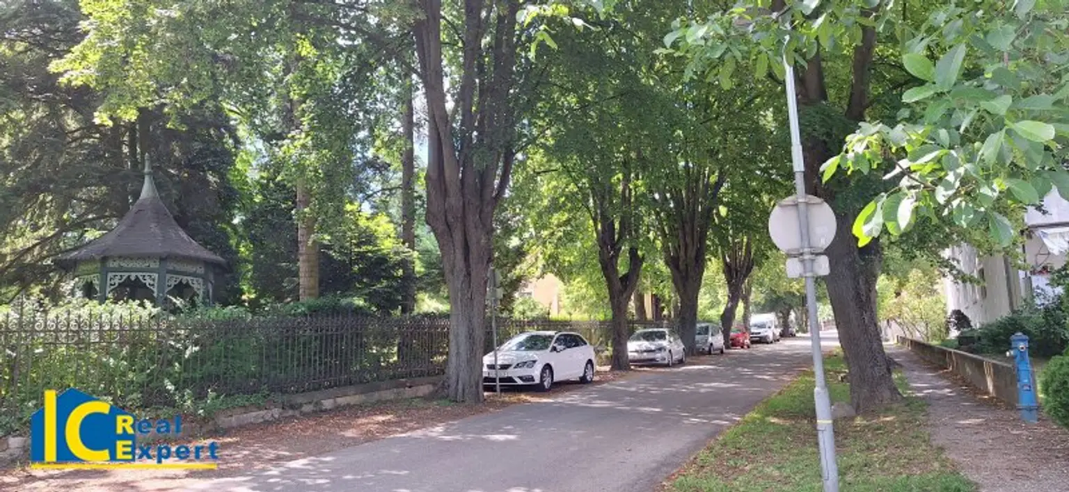 Lage nächst Villenviertel