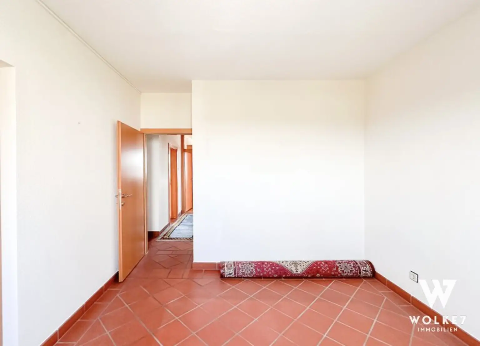 Gepflegte Neubauwohnung mit West-Balkon und Garage