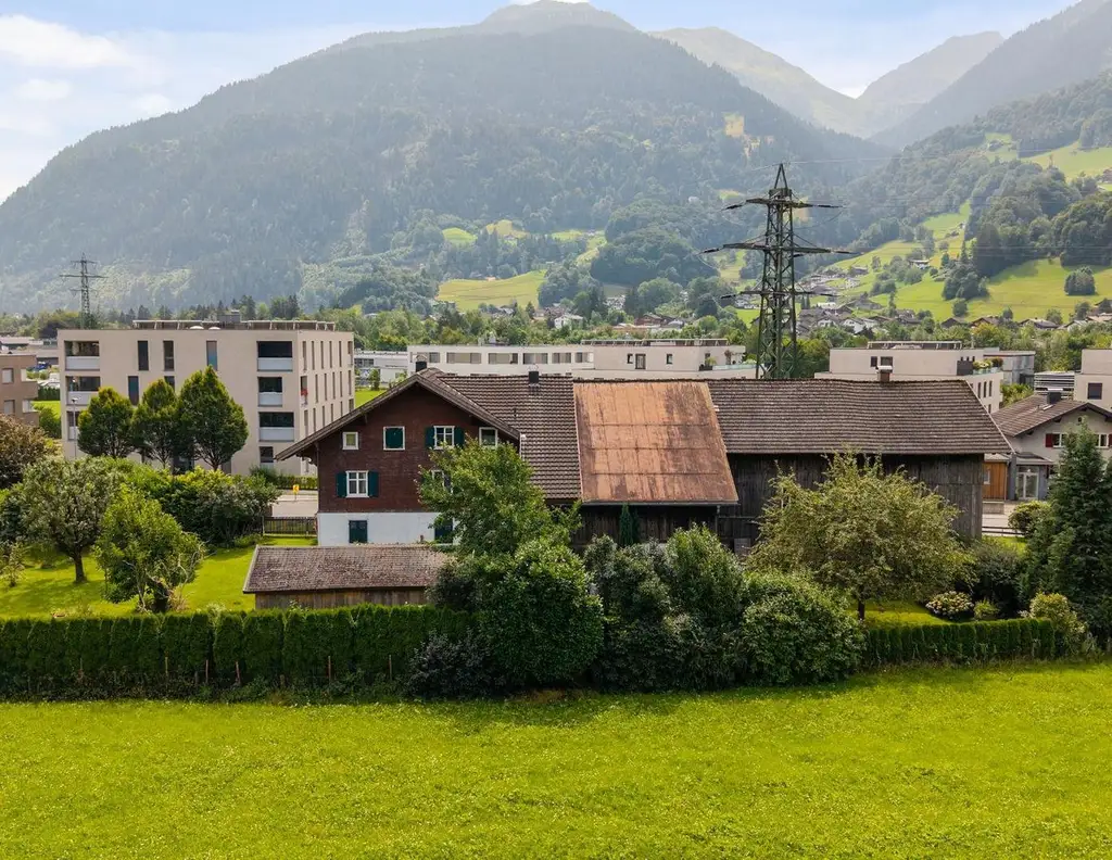 Grundstück mit Altbestand