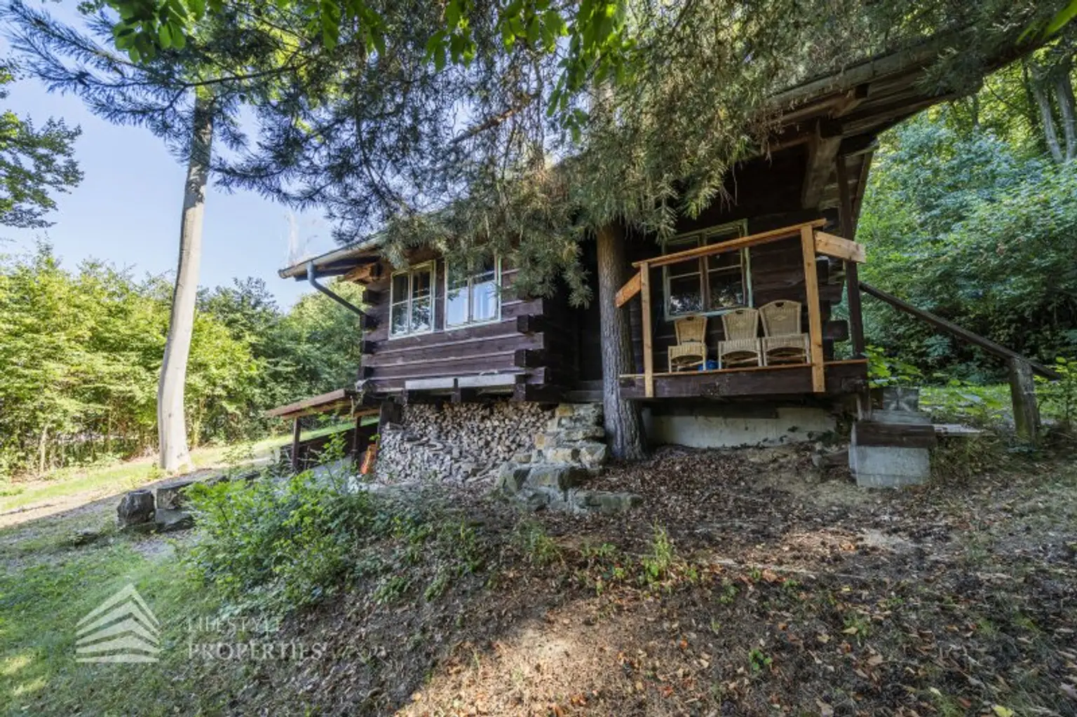 Wunderschöne Villa mit Pool und weitläufigem Grundstück, Nähe Pressbaum