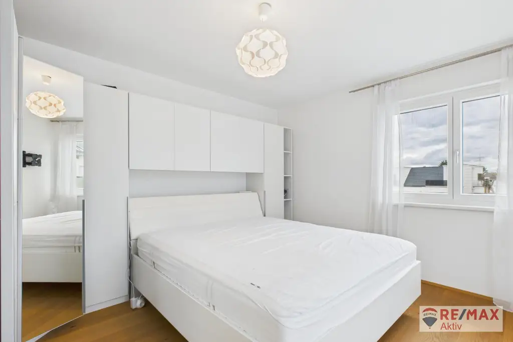Modernes Reihenhaus mit Dachterrasse, Garten & PV-Anlage