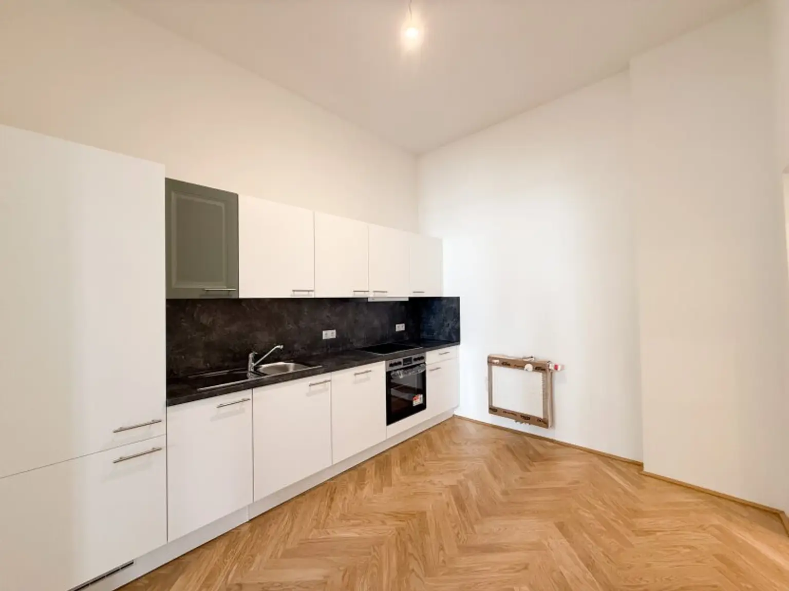 FRISCH SANIERT! 2,5 Zimmerwohnung in 1090 Wien mit Lift zu vermieten