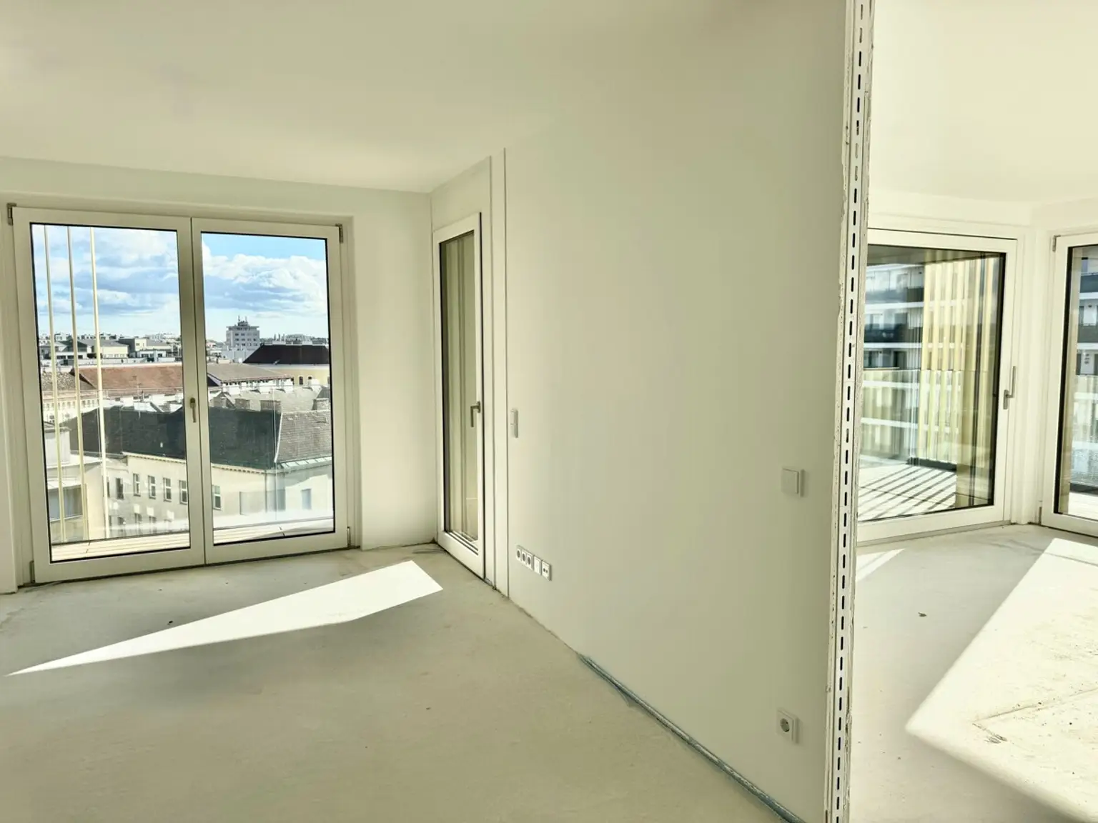 Elevate Your Lifestyle - 9. Stock direkt am Hauptbahnhof: Provisionsfrei