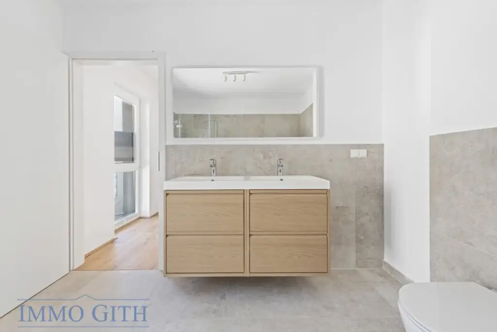 EXKLUSIVES TOWNHOUSE MIT GARTEN, PV-ANLAGE & DESIGNAUSSTATTUNG ZU KAUFEN – WIEN DIREKT VOR DER TÜR