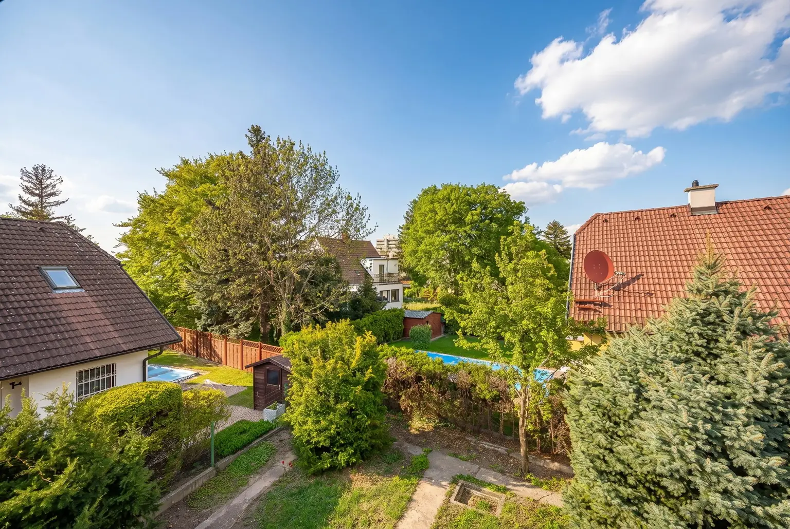 Make it yours: Eckgrundstück in ruhiger Lage – Sanierung oder Abriss für Ihr perfektes neues Zuhause