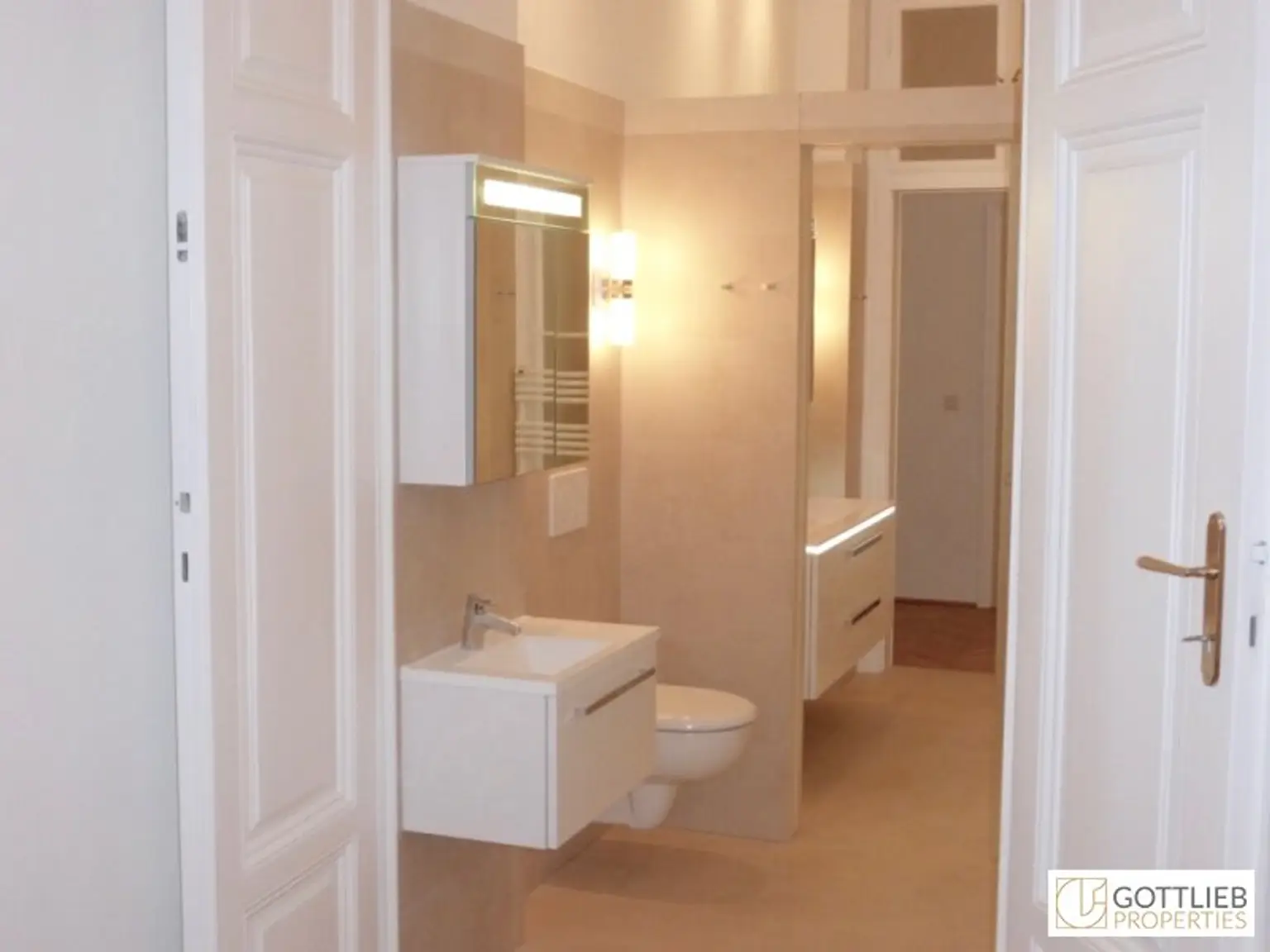 Bestlage Hamerlingplatz! 6-Zimmer-Stilaltbau-Apartment mit herrlicher West-Loggia und optionalem Tiefgaragenplatz in Grünruhelage