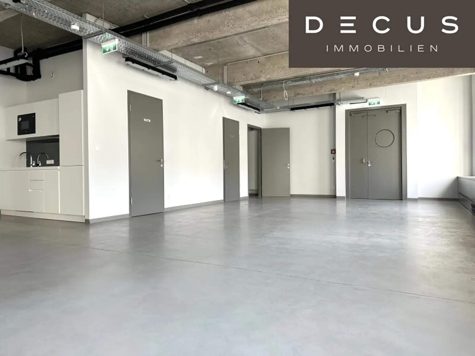 + + + Office-Lofts-FABRICATUR + + + hochmodernes Büro GEKÜHLT + + + 3 Räume + + + (RESERVIERT)