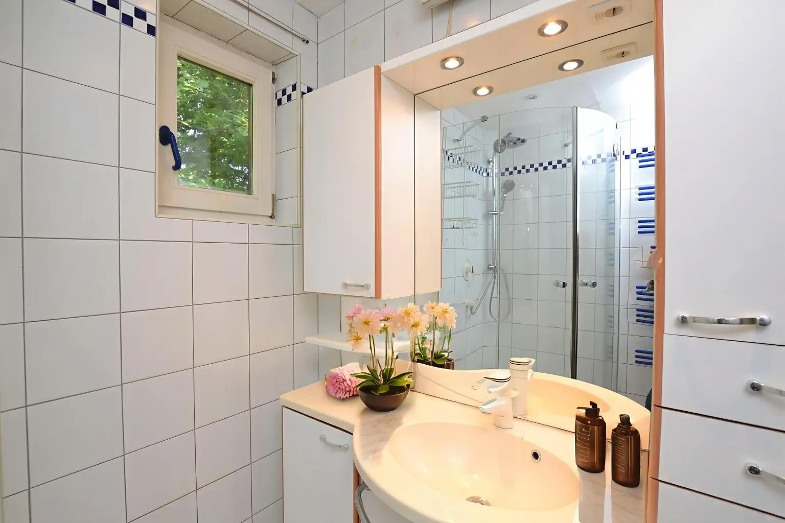 Großzügige 2-Zimmer-Wohnung mit Loggia in Grünruhelage