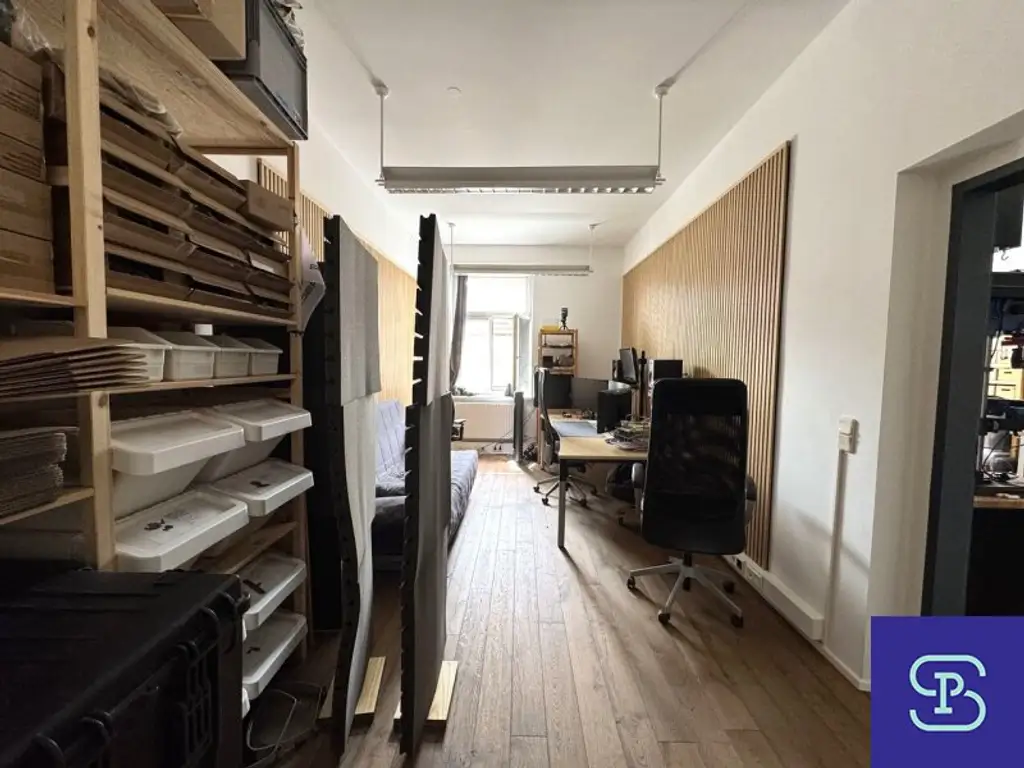 Naschmarkt-Nähe: Renoviertes 167m² Büro mit Garage, Balkon und Lift - 1050 Wien