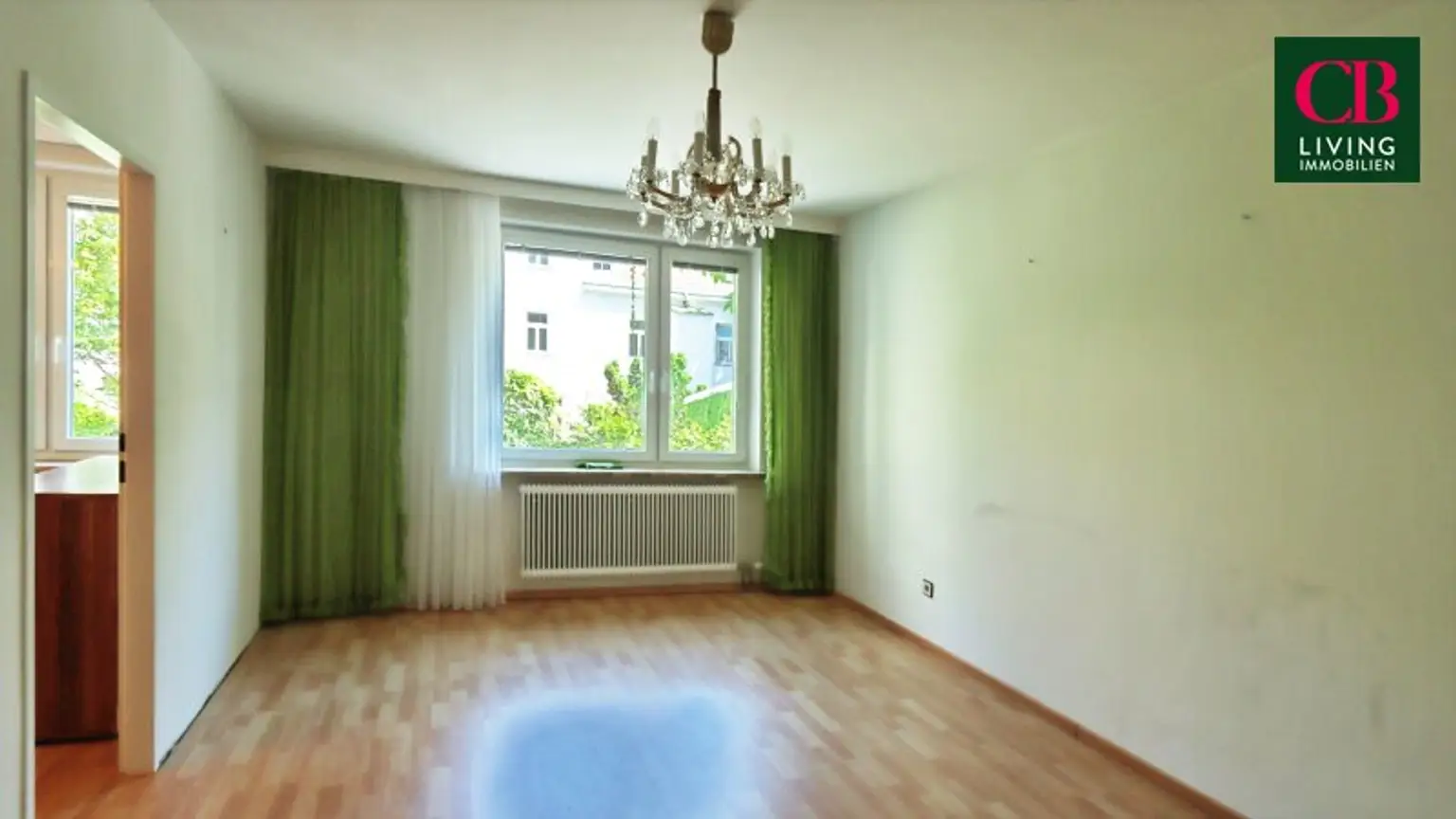 Schöne 3- Zimmer Wohnung in Ruhelage mit gepflegtem, üppig begrüntem Innenhof!