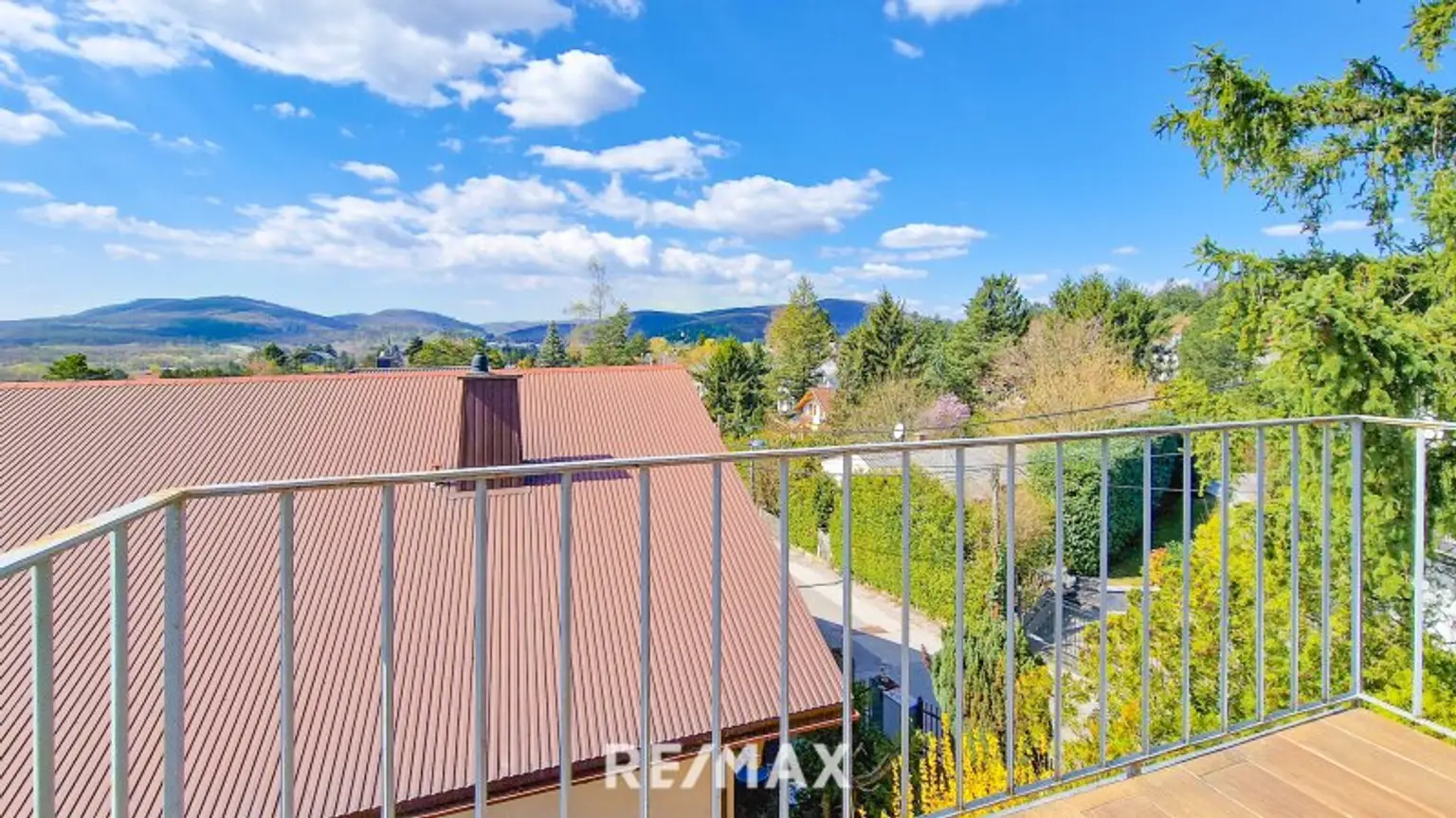 Balkon Zimmer 1 und 2 (Dachgeschoss)