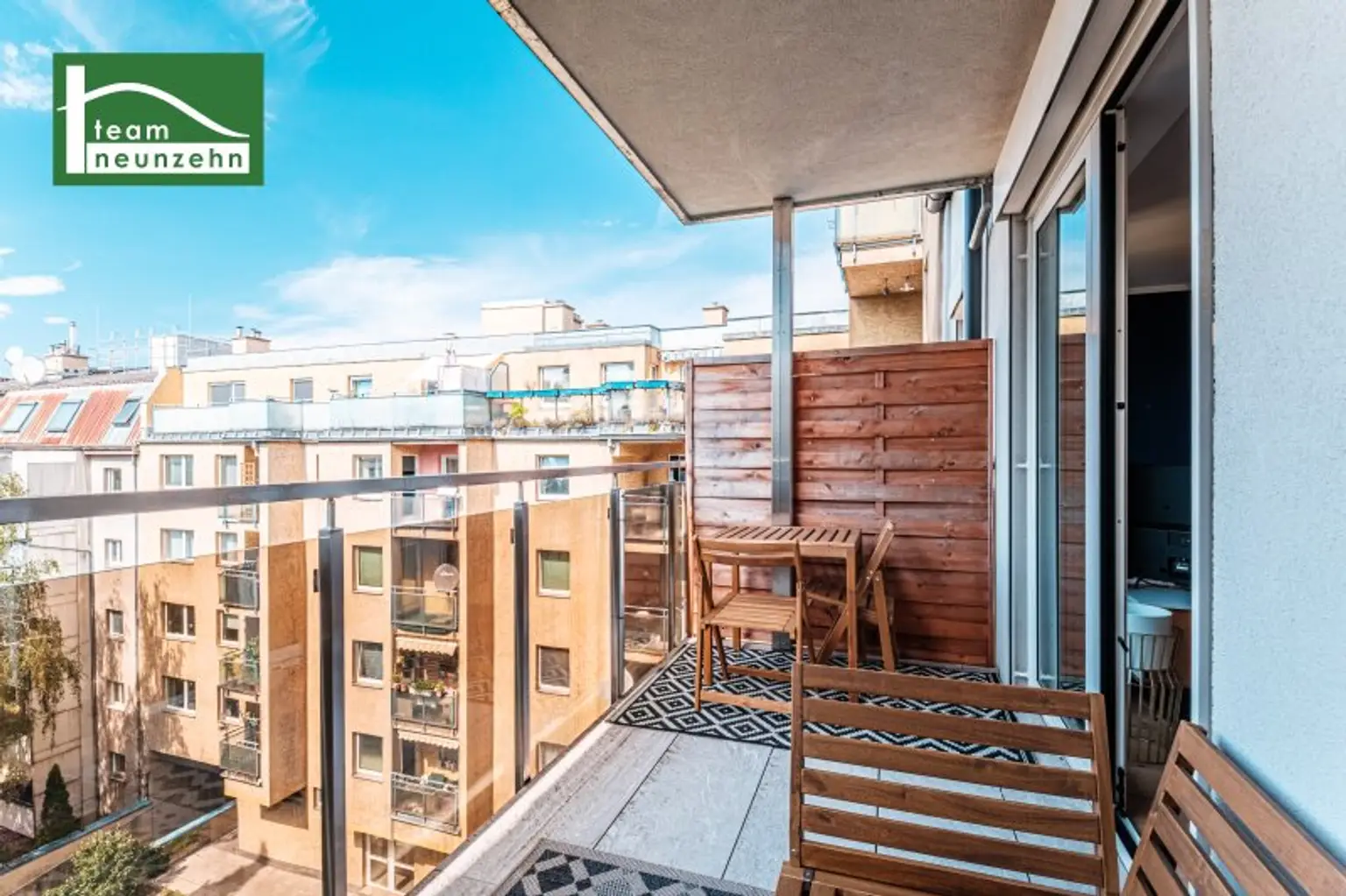 Einziehen und Wohlfühlen! Wohnung mit Hof-Balkon im hellen 4. OG nahe U3, Meiselmarkt und Schönbrunn! KLIMAANLAGE!