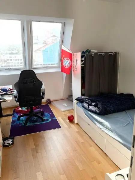 Gepflegte Dachgeschoßwohnung nahe Wilhelminenberg