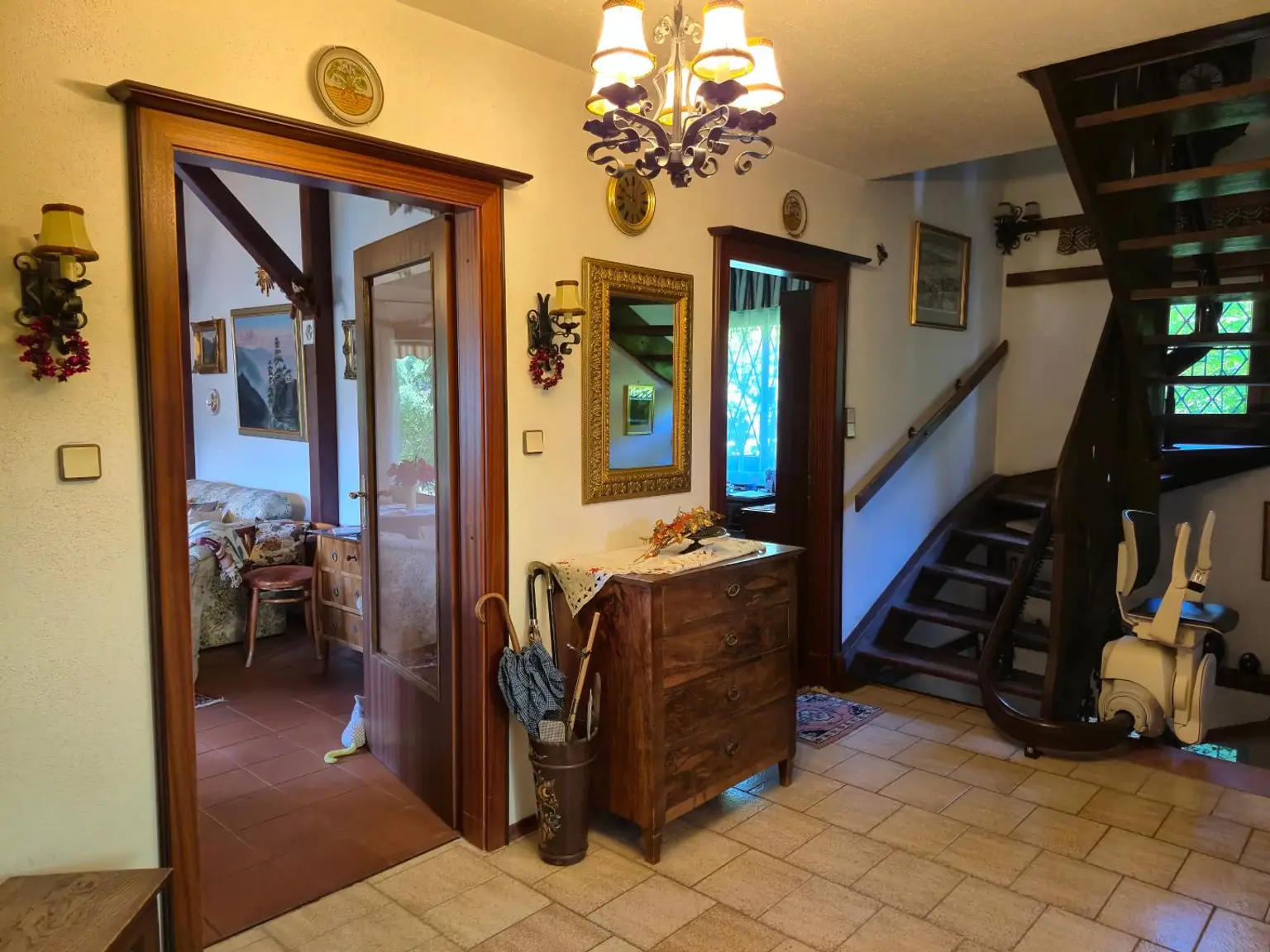 ROMANTISCHES EINFAMILIENHAUS IN BESTER LAGE