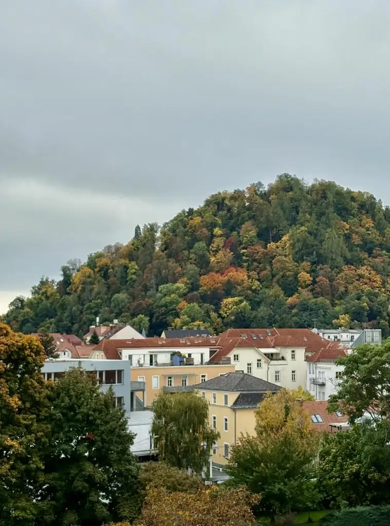 Geidorf: Großzügige 4 Zimmer-Mietwohnung, verglaste Loggia, WEG geeignet.