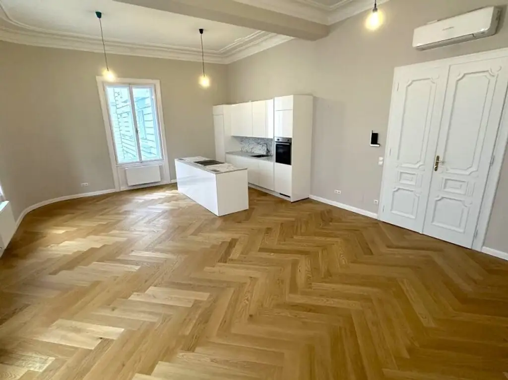 MÖLLWALDPLATZ, U1-NÄHE, 124 m2 ALTBAU, Wohnküche, 2 Zimmer, klimatisiert, 2 Bäder, Parketten, Loggia, 1. Liftstock, provisionsfrei